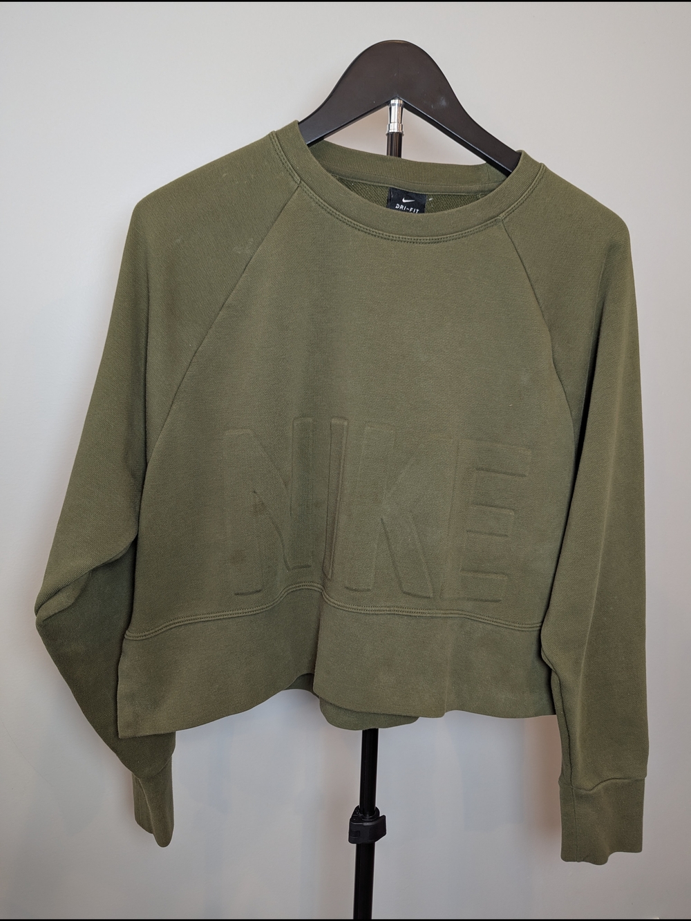 Nike Womens Size S Dry Versa Cropped Training Pullover Sweatshirt Olive Green